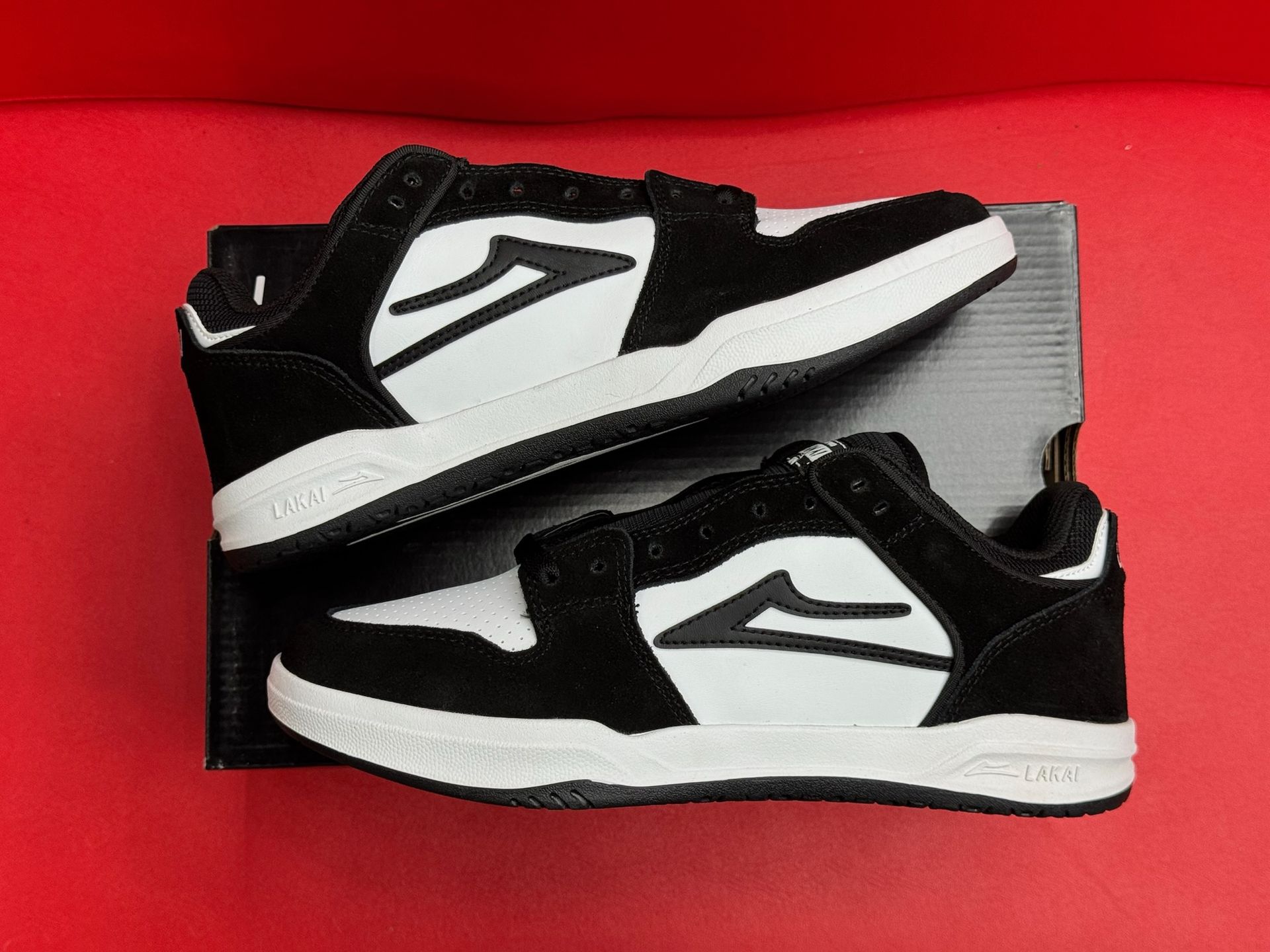 9M Lakai Telford Low Black/White Leather
