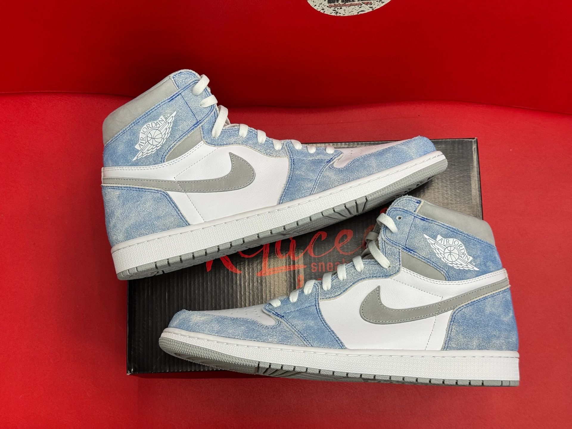 15M Jordan 1 High Hyper Royale Smoke Grey
