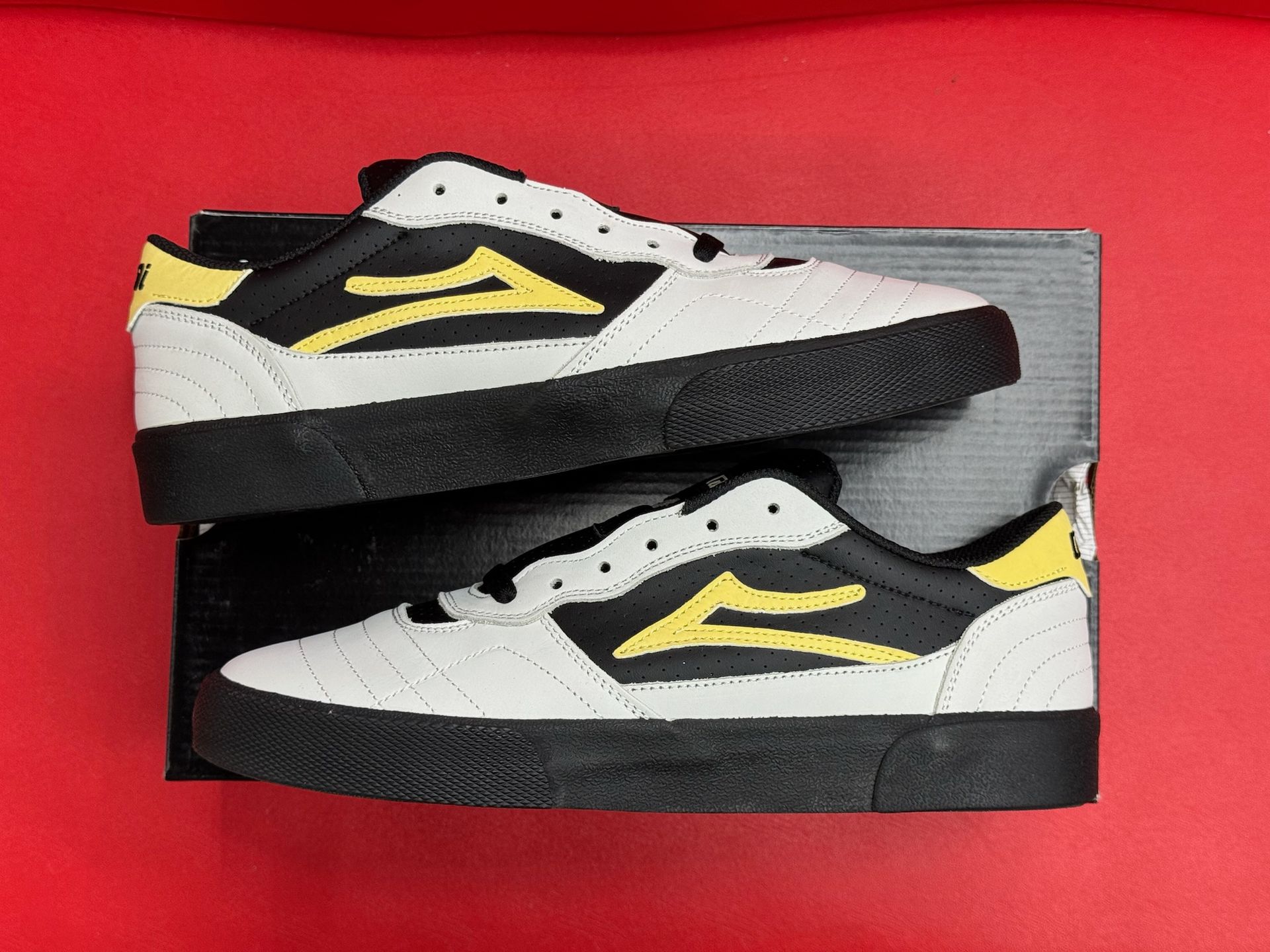 9M Lakai Cambridge White Banana Black