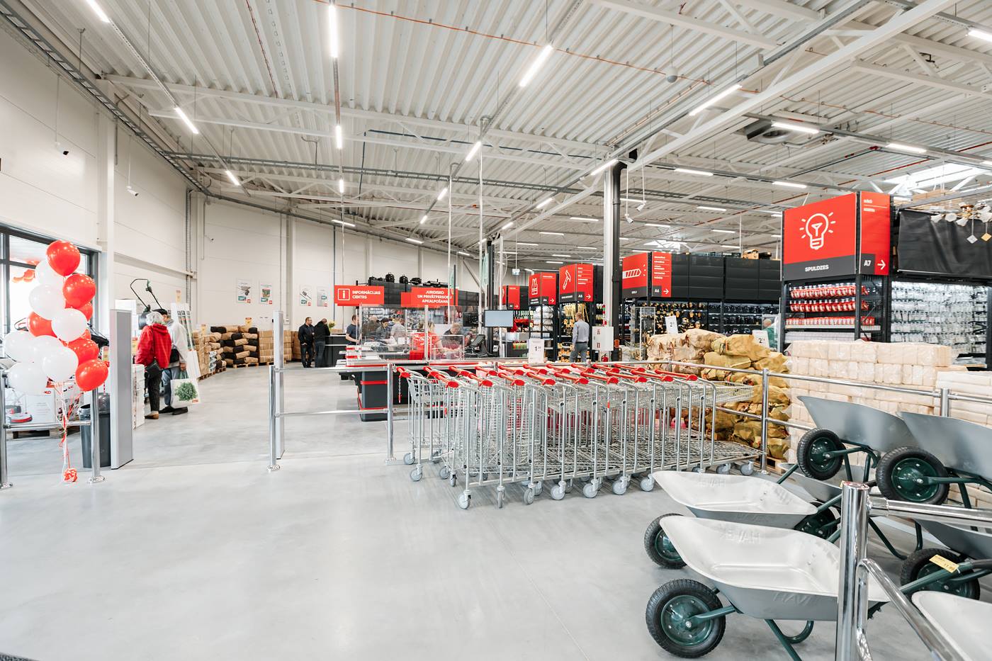 māju siltināšana, koka mājas, saliekamās mājas, karkasa mājas, dzīvokļu remonts, māju remonts, dzīvojamo ēku būvniecība, elektroinstalācijas darbi