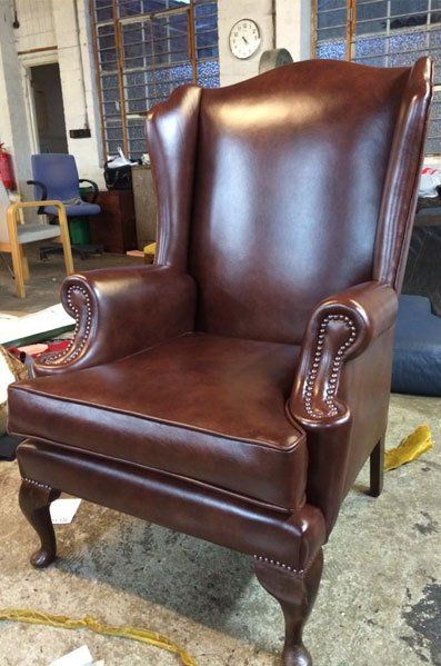 leather skinned sofa chair 