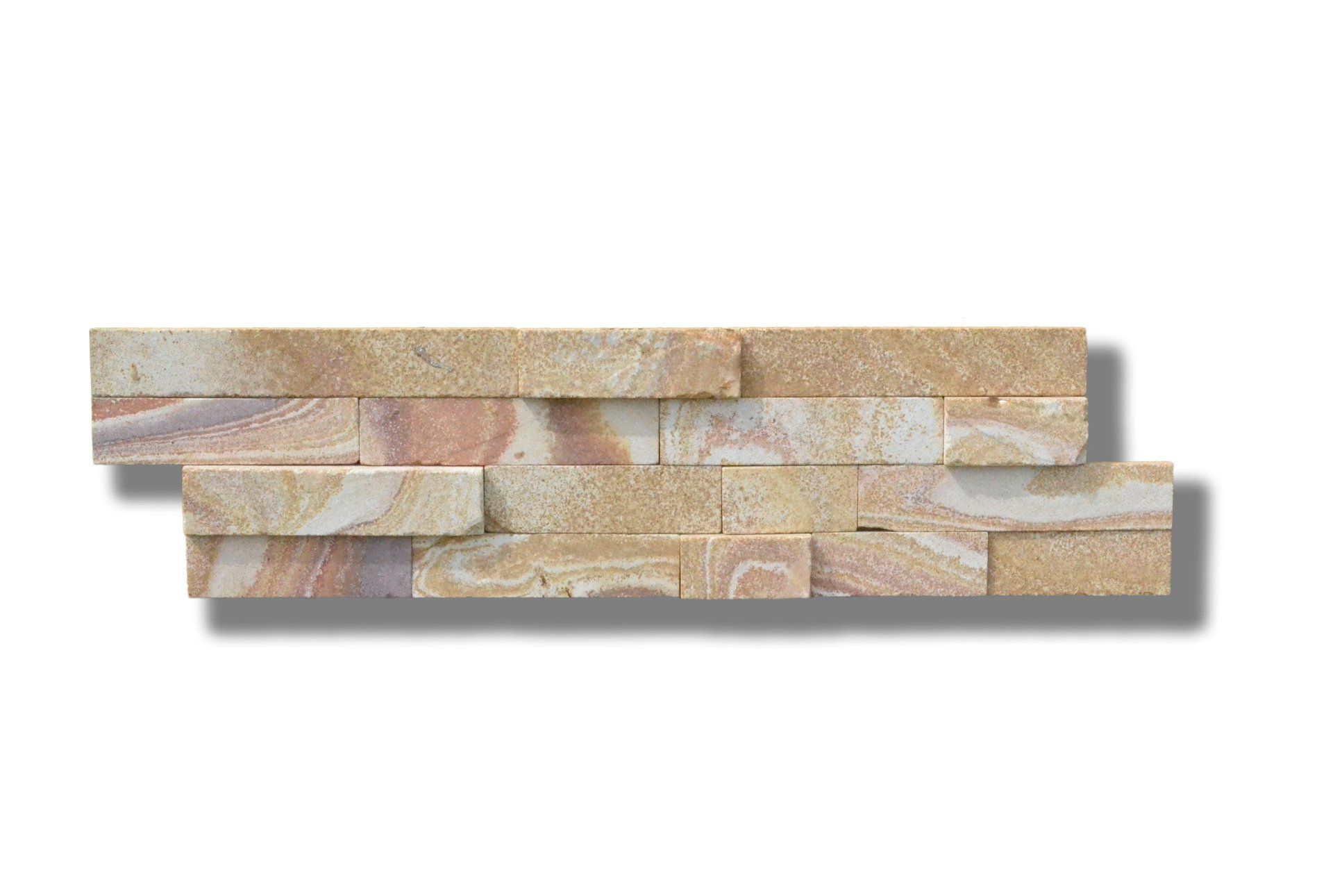 Kamienny panel ścienny w odcieniach beżu, brązu i jasnego fioletu, warstwowy wzór cegły.
