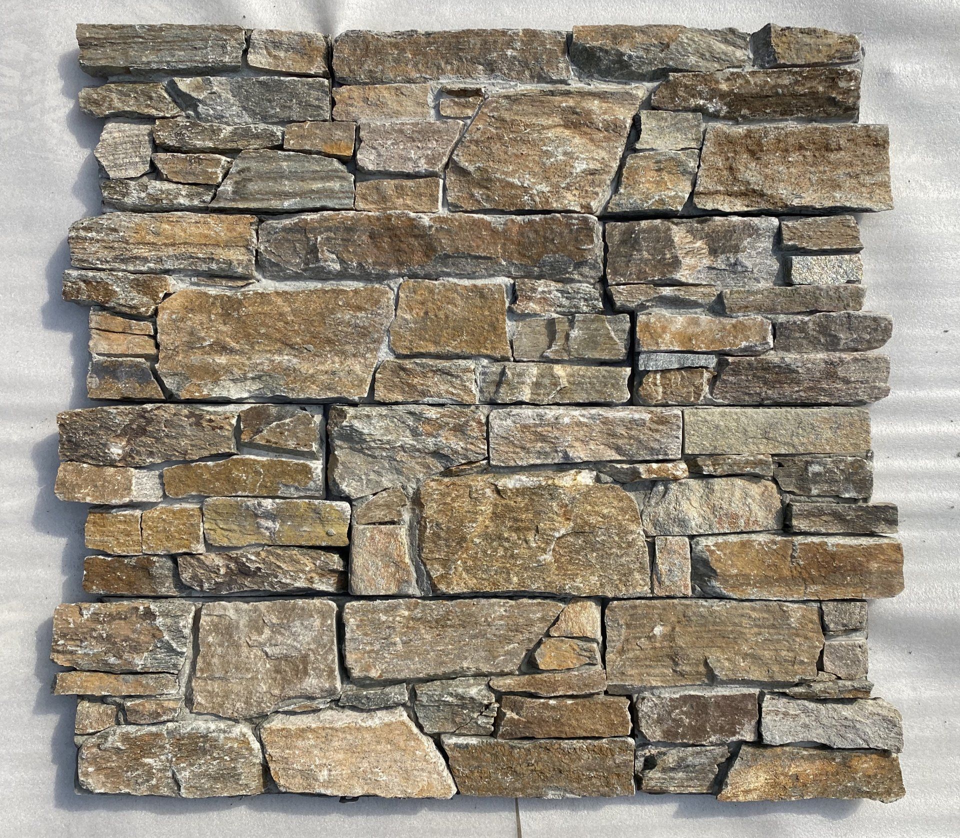 Naturalny kamień ozdobny na ścianę - panele kamienne