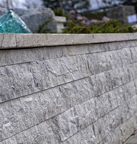 Płytki elewacyjne - płyty zewnętrzne z kamienia naturalnego na ścianę Tundra Grey