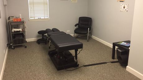 A Flexion-Distraction Chiropractic Table