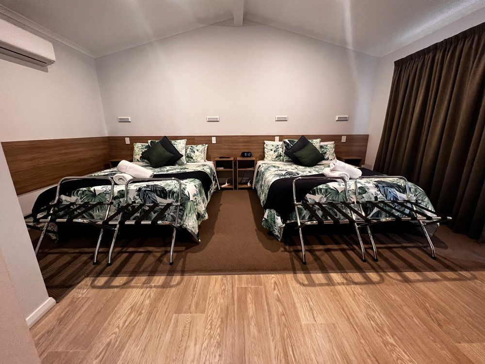 Room With Air Conditioning And Two Beds — Merriwa Motor Inn & Motel In Merriwa NSW