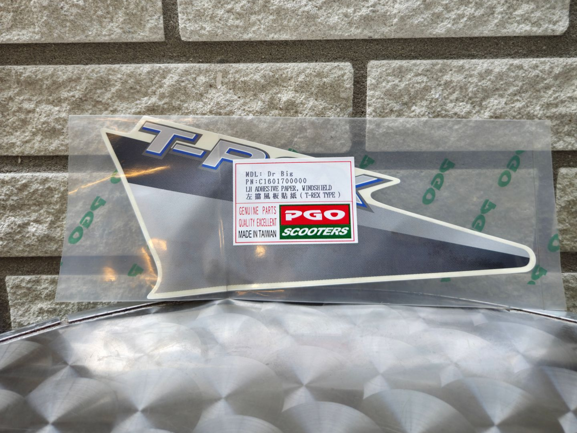 Sticker T-REX pijl windscherm links (C1601700000)