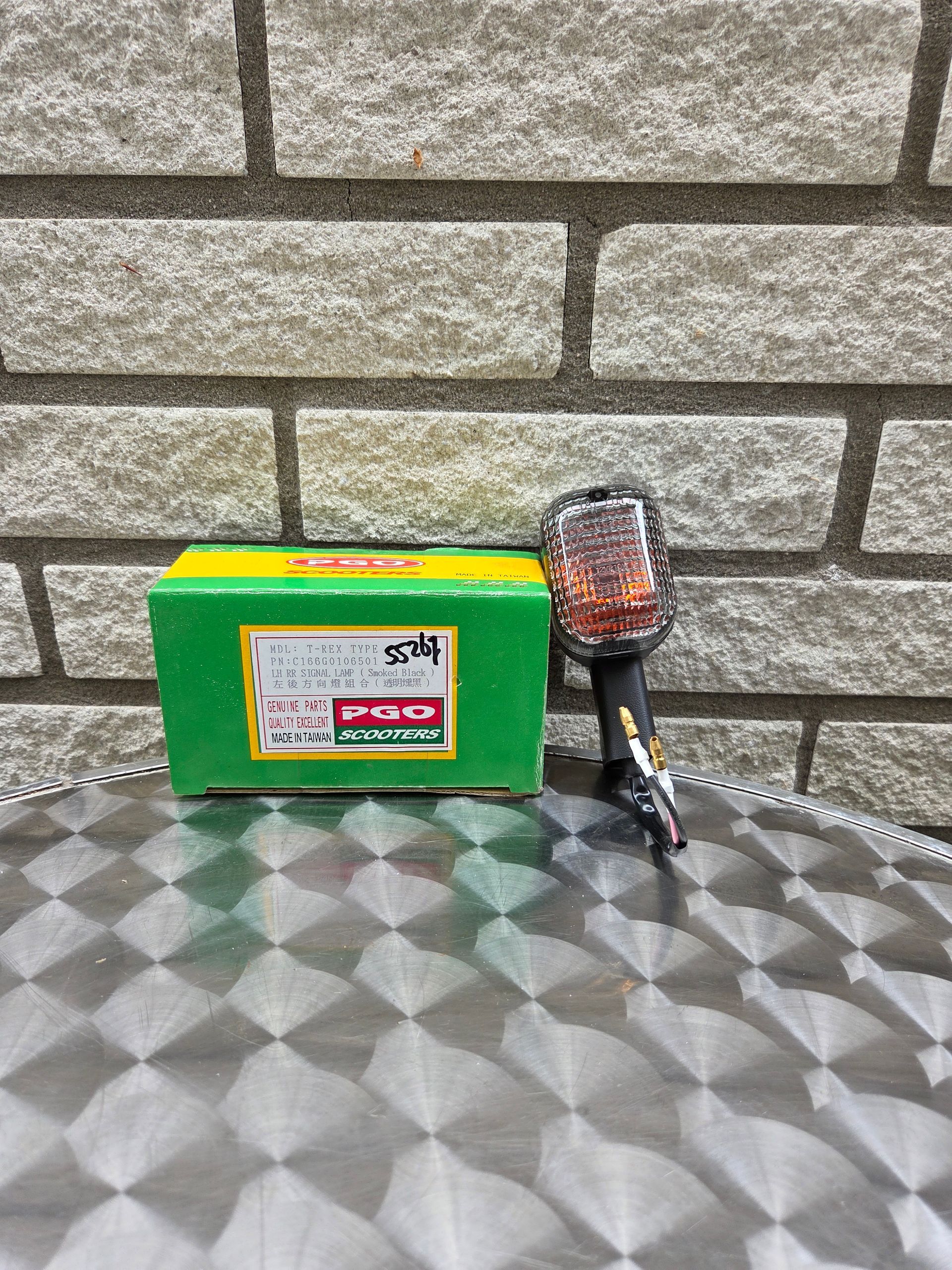 Knipperlicht achter links smoke zwart T-REX (C166G0106501)