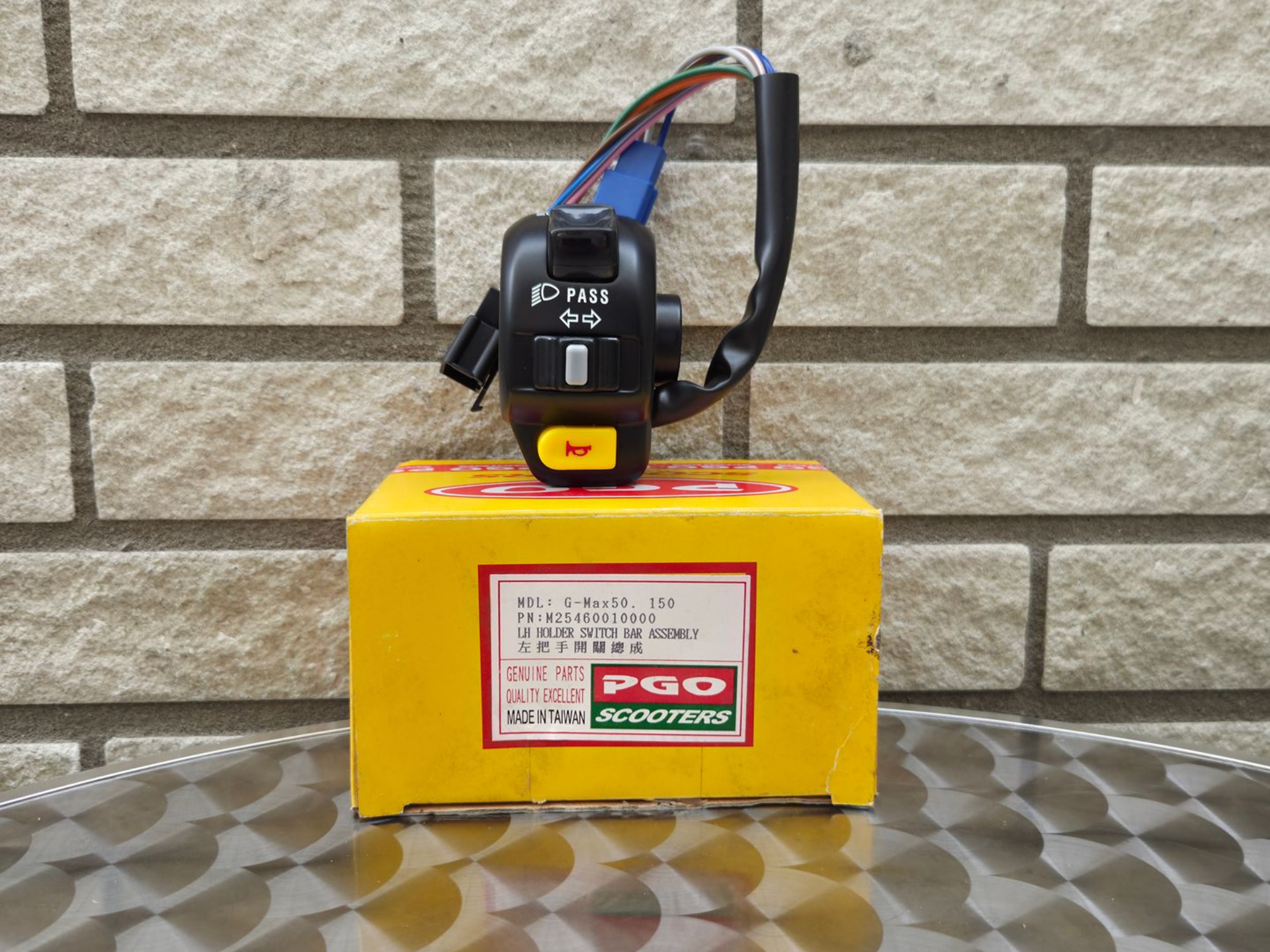 Links stuurschakelaar grijs  G-MAX 50 (M25460010000)