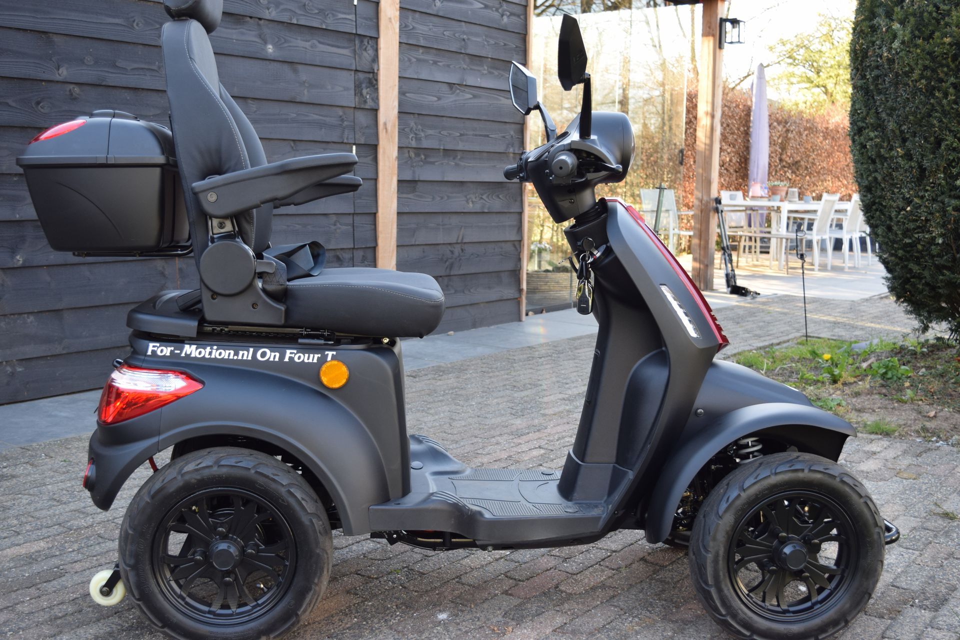 For Motion On Four Scootmobiel, 25KM/U, 20Ah Lithium Akku (ca. 40km)