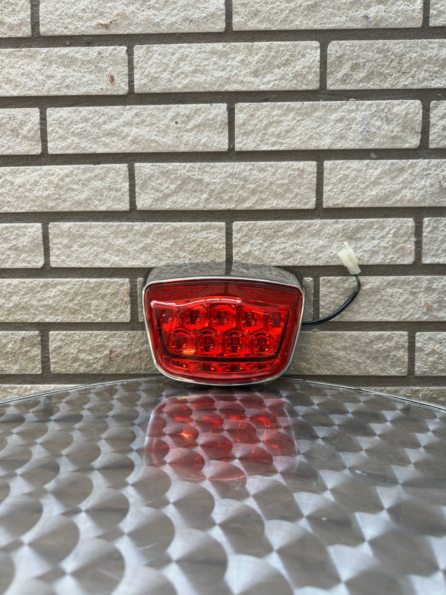 rear light 3-wheel scooter