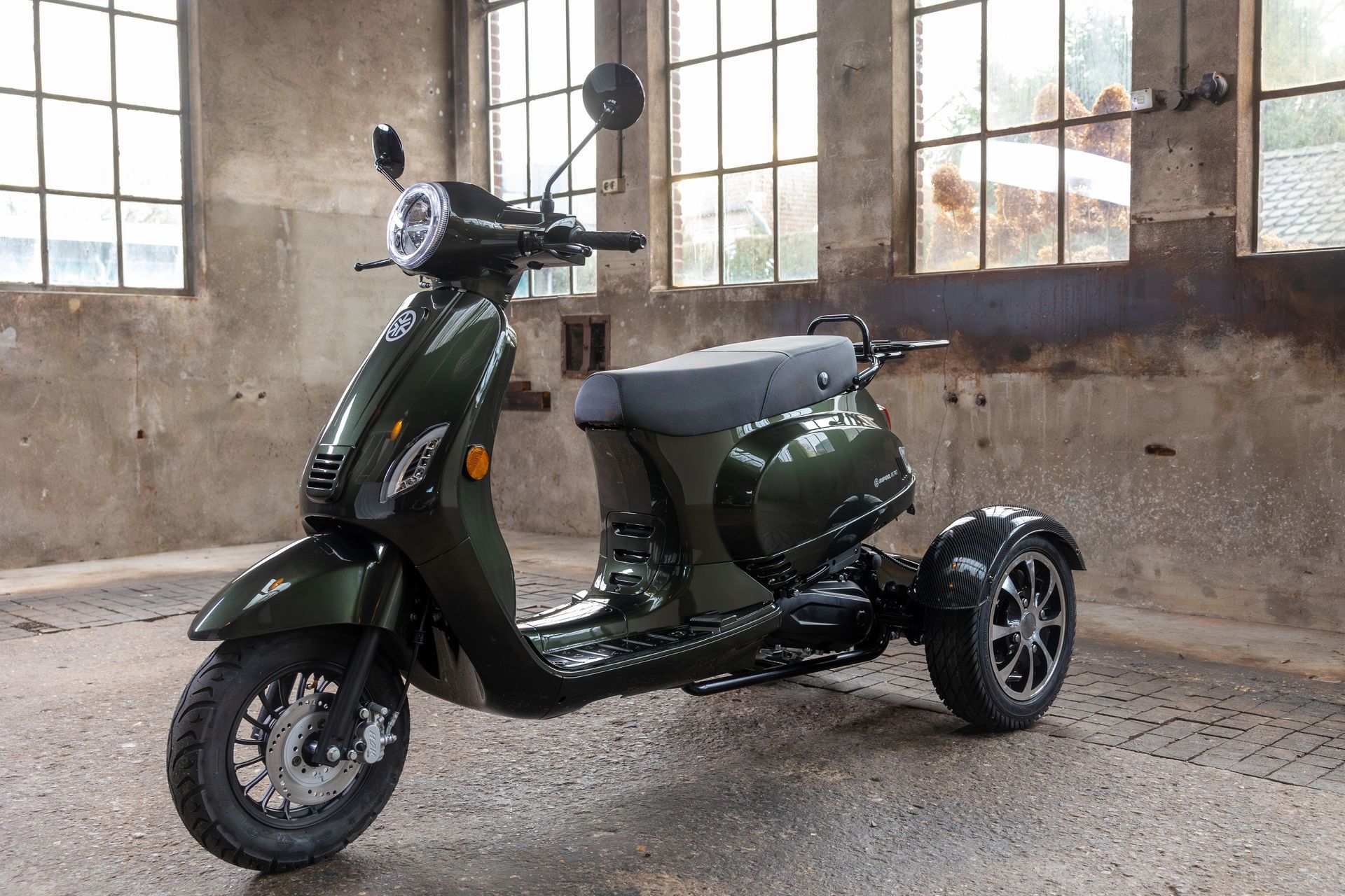 Ripco. Retro 4-stroke petrol three-wheel scooter NEW