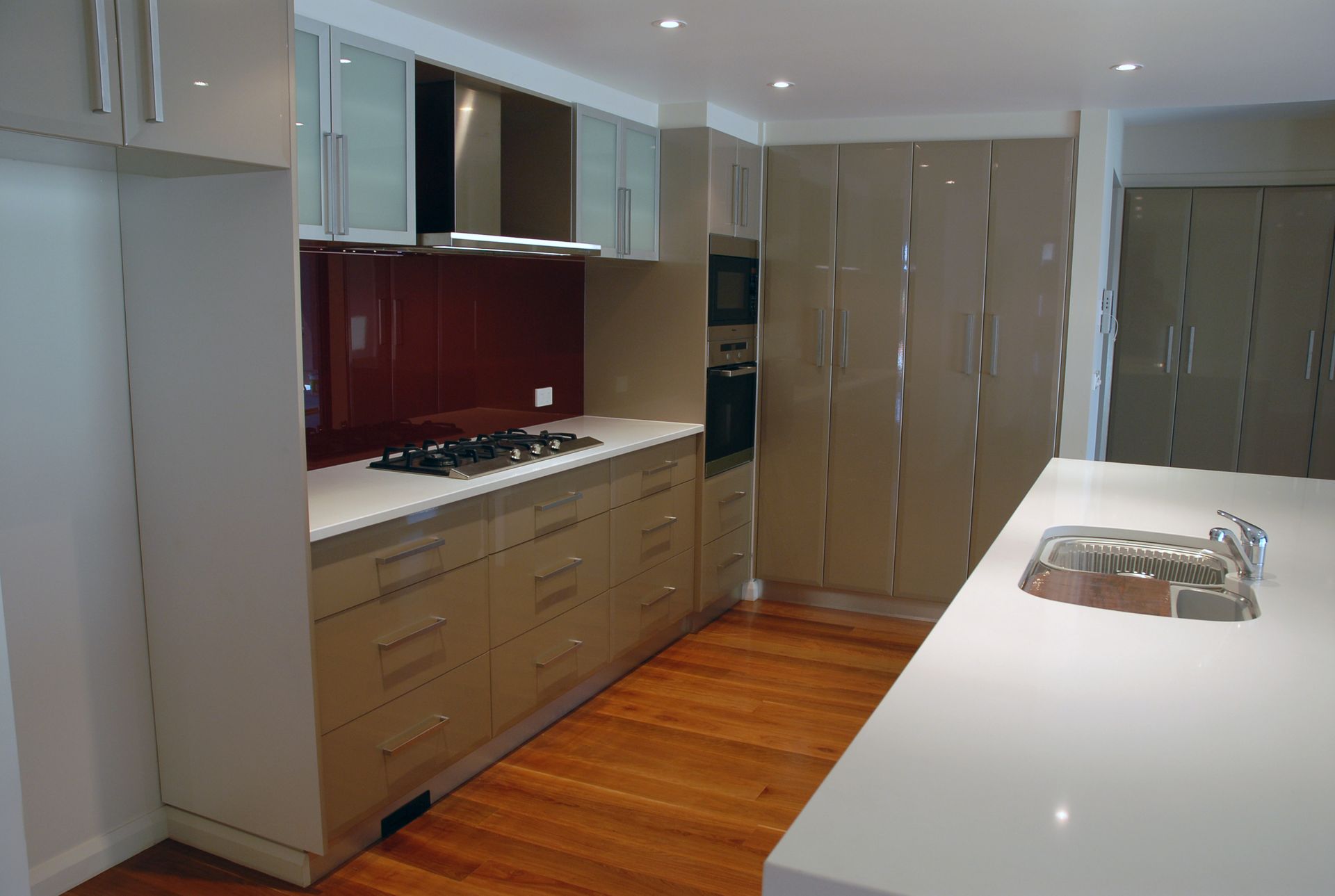 Before And After Photo Of A Kitchen Renovation — R3 Construction In O'Connor, ACT