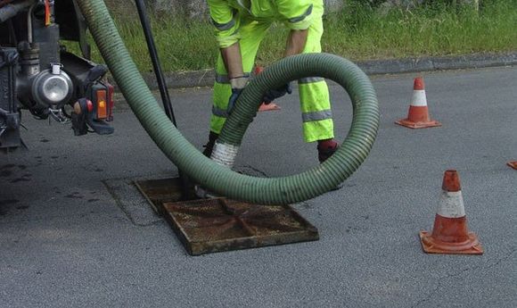 septic tank emptying