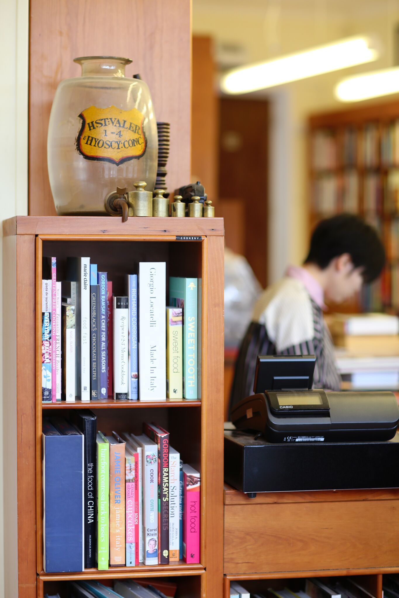 bookstore example 16