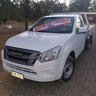 New #dmax to get the premium toilets out on time   watch this space for some mags and signwriting , she look mint #toiletdelivery #cqseptic #yeppoon #rockhampton#toilethire#isuzuute #mint