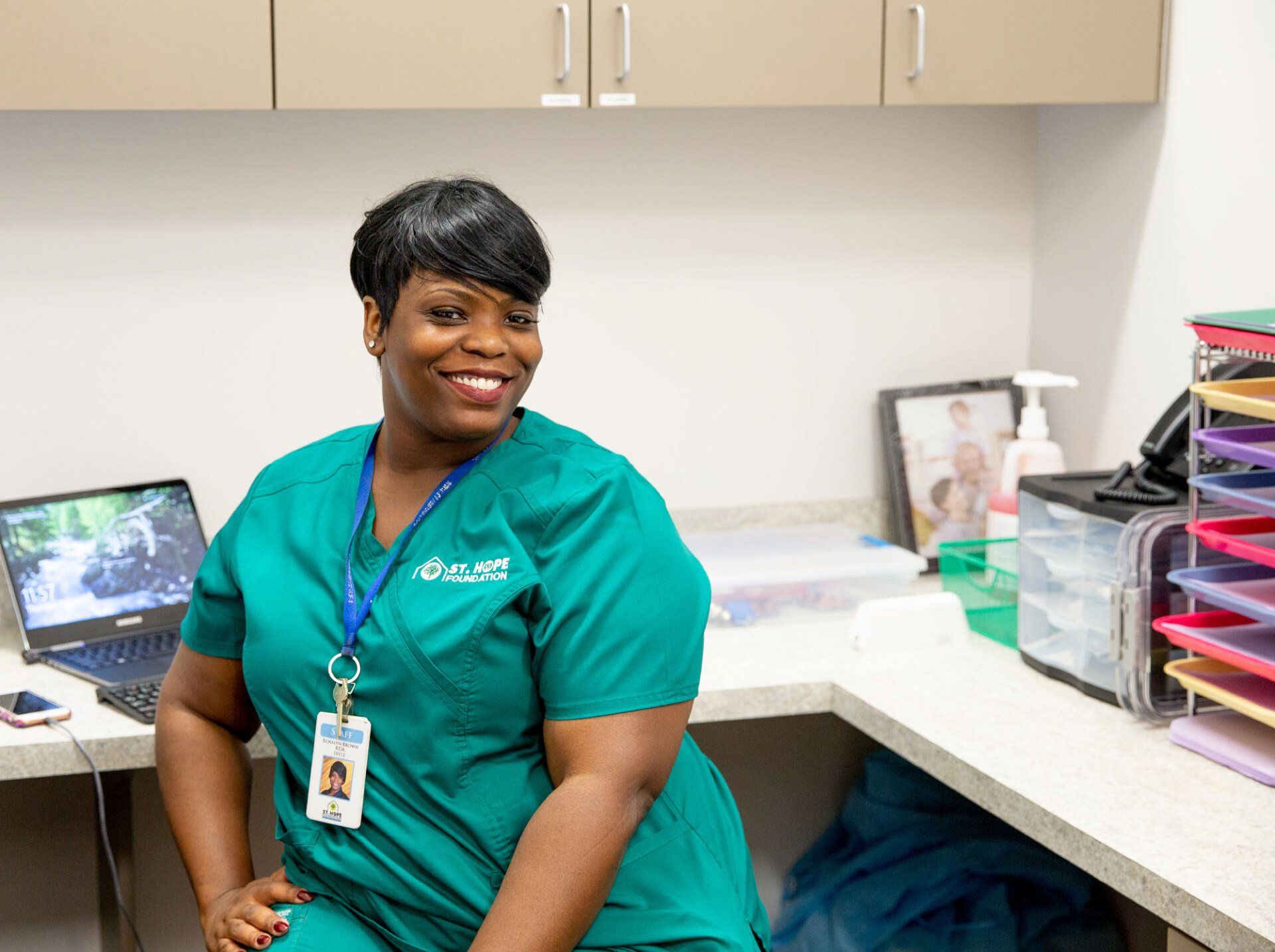 female medical assistant at St. Hope Foundation Sugar Land, TX