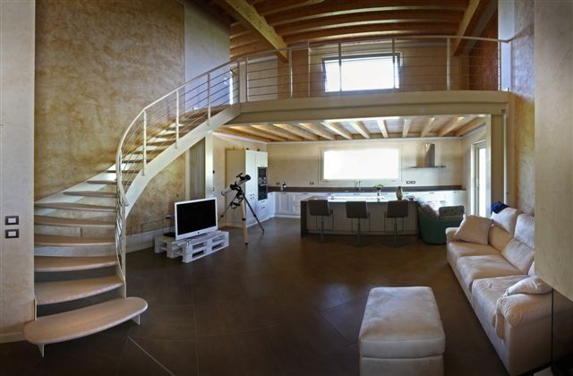 scala in ferro a giorno