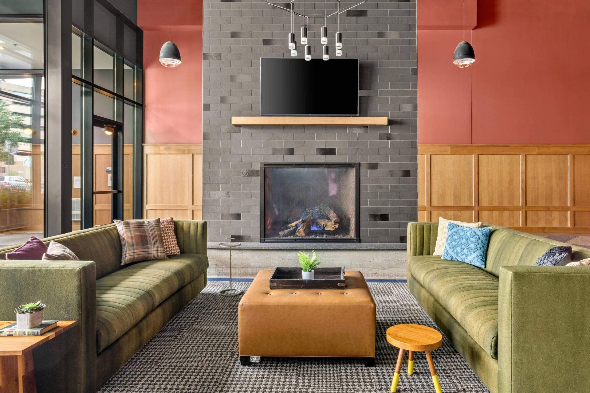 A room filled with furniture and a fireplace.