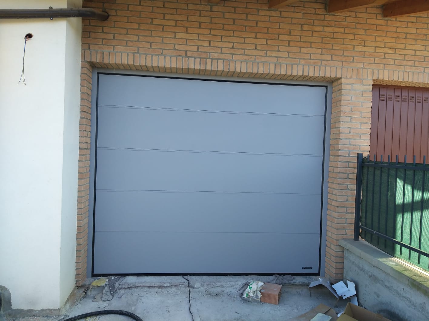 portone basculante motorizzato