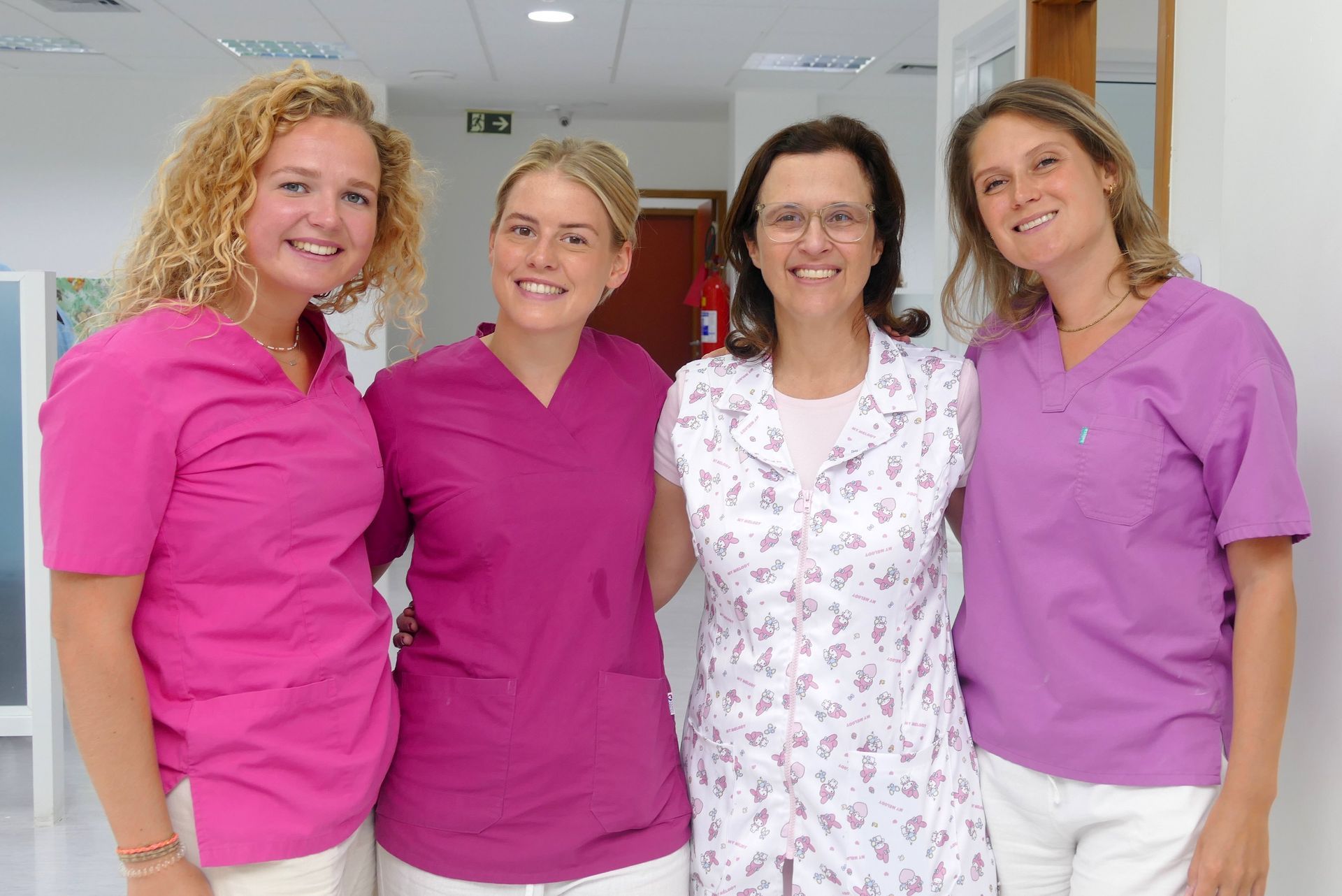 Programa de Internacionalização da UNIFASE recebe estudantes da Holanda para prática odontológica no Ambulatório Escola e em escola da rede municipal de ensino