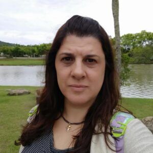 Legenda da foto: Cíntia Azara, coordenadora do curso de pós-graduação em Nutrição Esportiva e Estética da UNIFASE, é a responsável pelo evento.