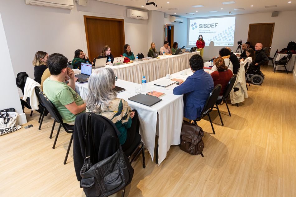 Núcleo de Informação, Políticas Públicas  e Inclusão Social realiza oficina de trabalho em Petrópolis