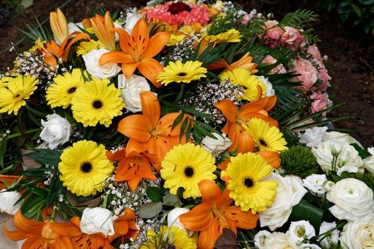 composizione floreale per funerali
