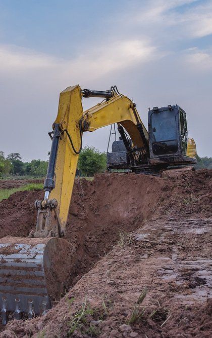 Digging a Pit — Copp & Co Civil & Plant Hire in Mount Julian, QLD