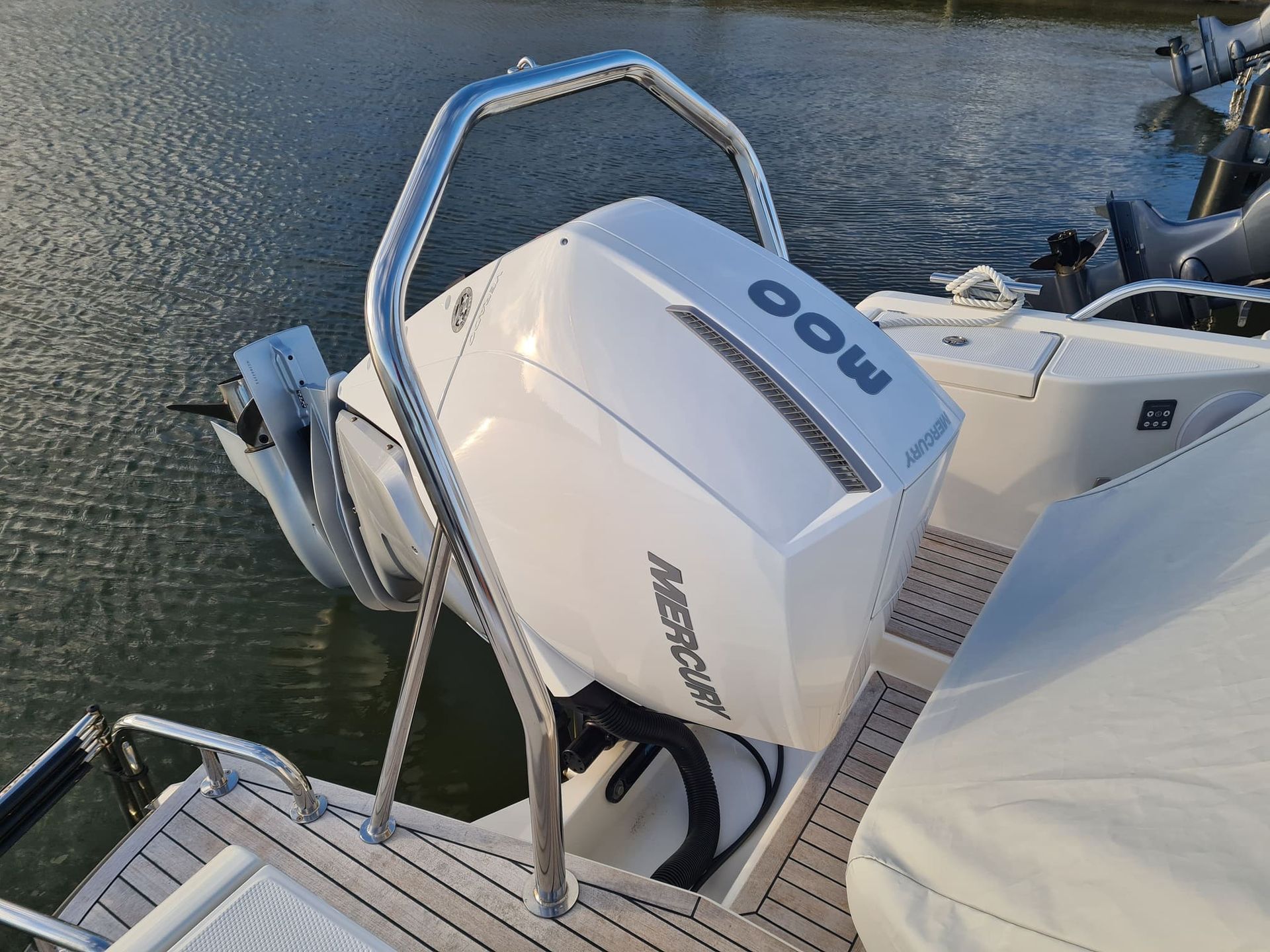 Outboard motor for Yachts