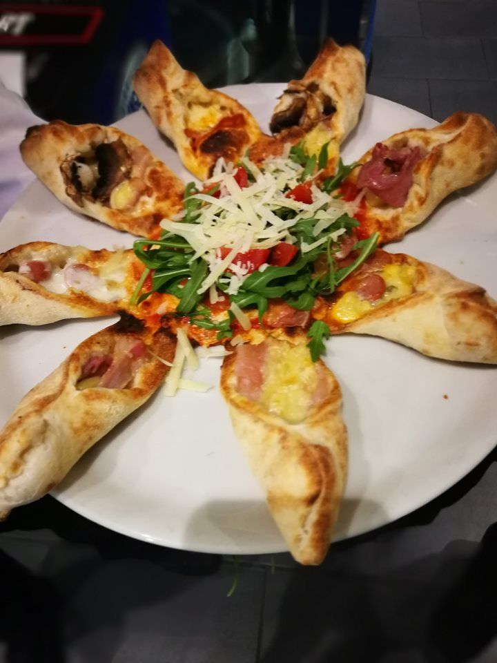 antipasto di pizzette