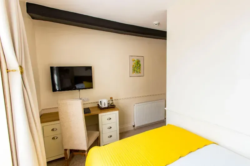 Bed & Breakfast Single Room Guest Accommodation Chipping Sodbury, Bristol