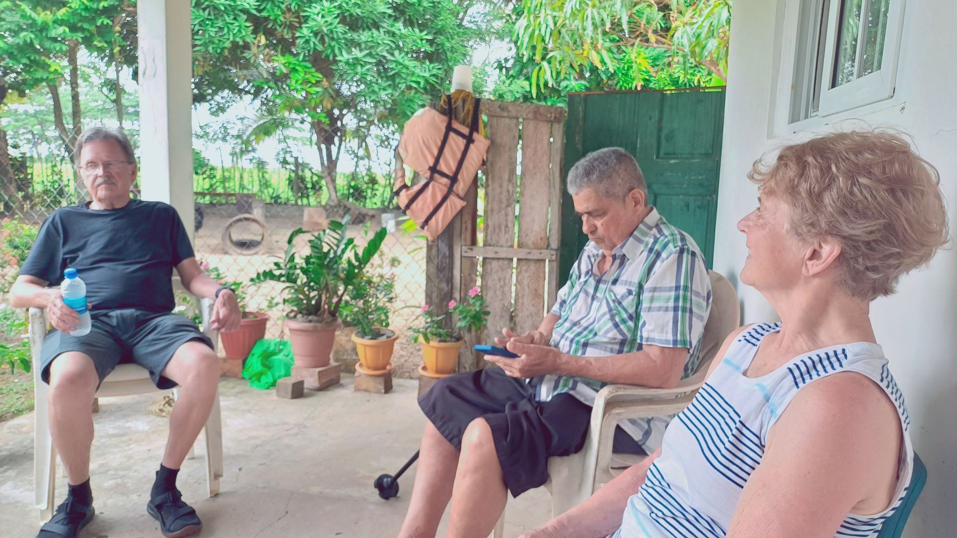 authentic Panamanian music and dancing experiences at camaroncito ecoresort and beach