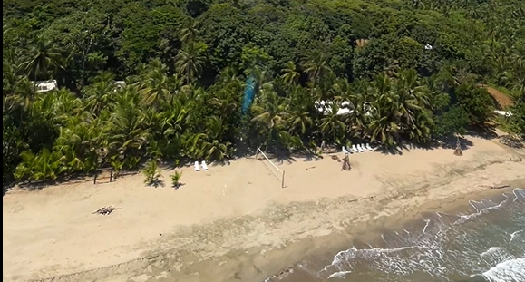 a private and pristine Caribbean beach cove at camaroncito ecoresort and beach