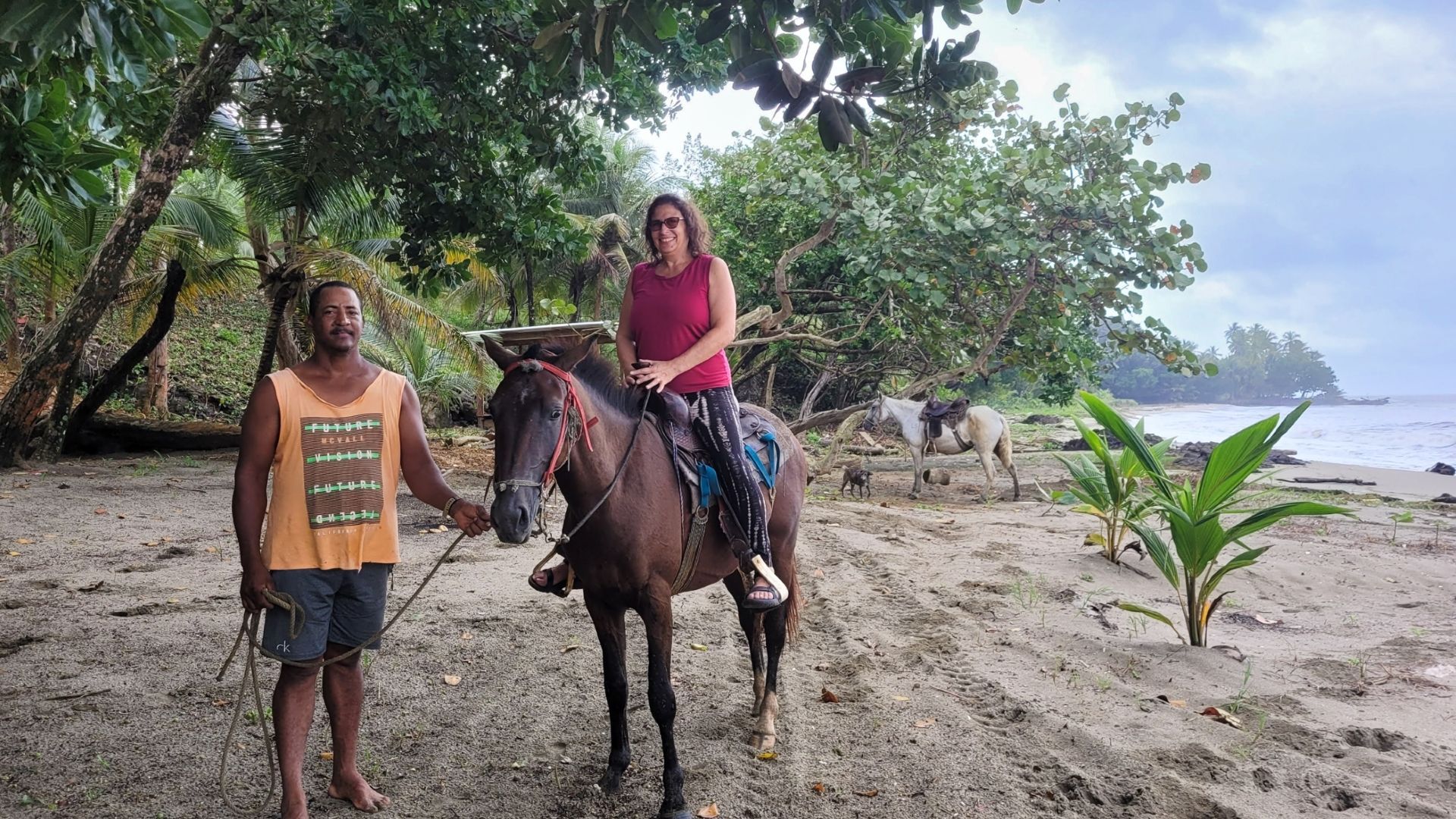 horseback riding at camaroncito eco resort and beach