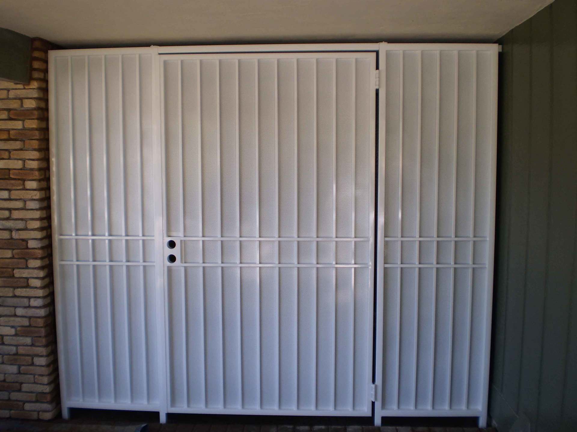 White Large Entry Gate — Ste. K Santee, CA — Sam's Fencing Inc.