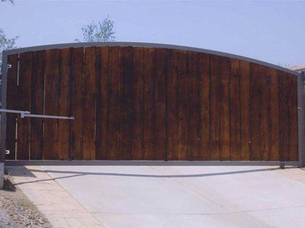 Curve Wooden Fence — Ste. K Santee, CA — Sam's Fencing Inc.