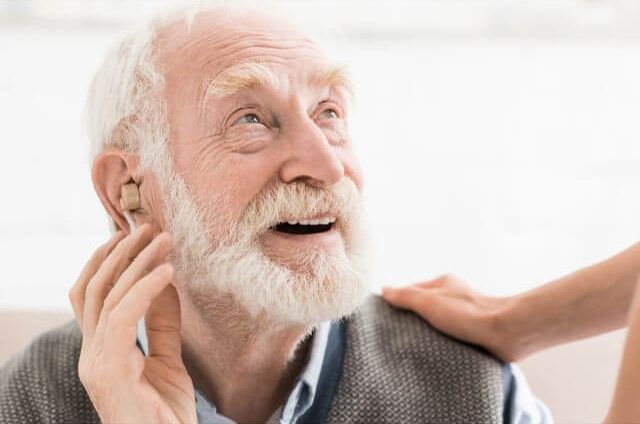 4 Signs You Need a Hearing Aid