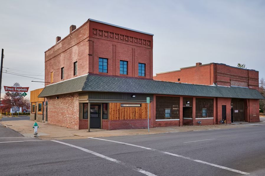 Pony Bar & Goetz Museum