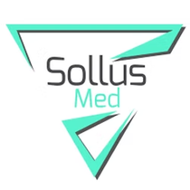 Logotipo da Sollus Med: Formas geométricas em tons de verde-azulado emolduram o texto "Sollus Med" em cinza e verde-azulado.