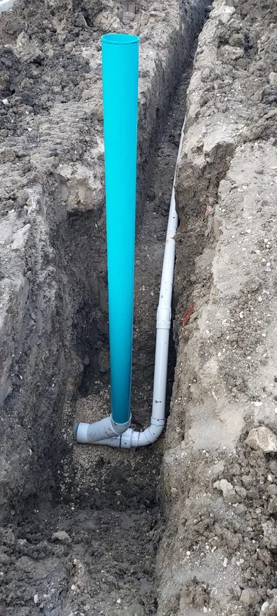 Blue and White Water Pipe