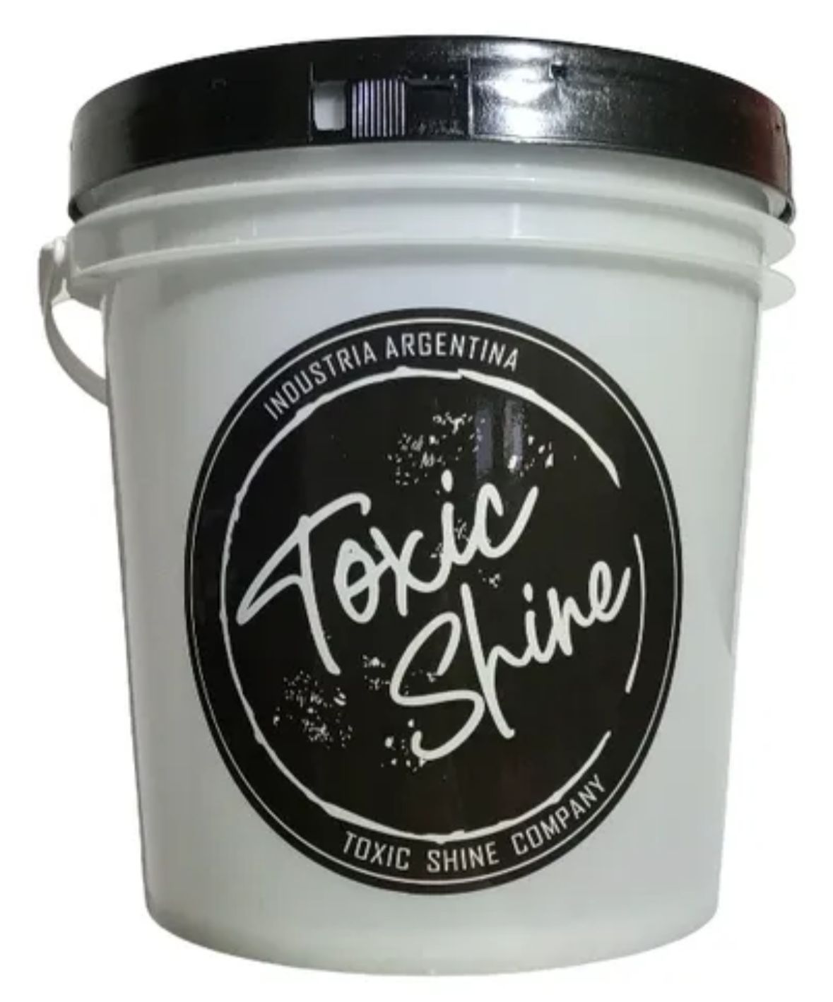 Cubo blanco etiquetado "Toxic Shine" con tapa negra.