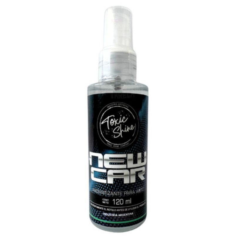 Botella en spray de ambientador “New Car” de “Toxic Shine” con etiquetas negras y azules.