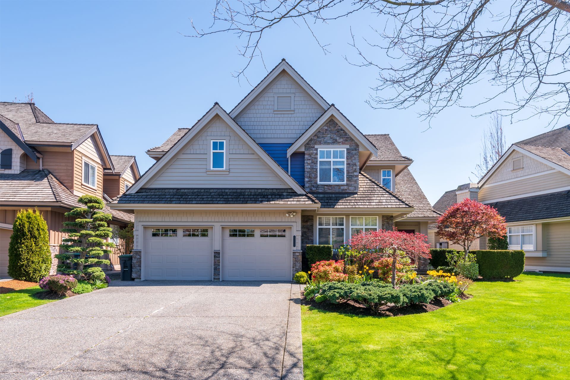 House With Two Garage Doors