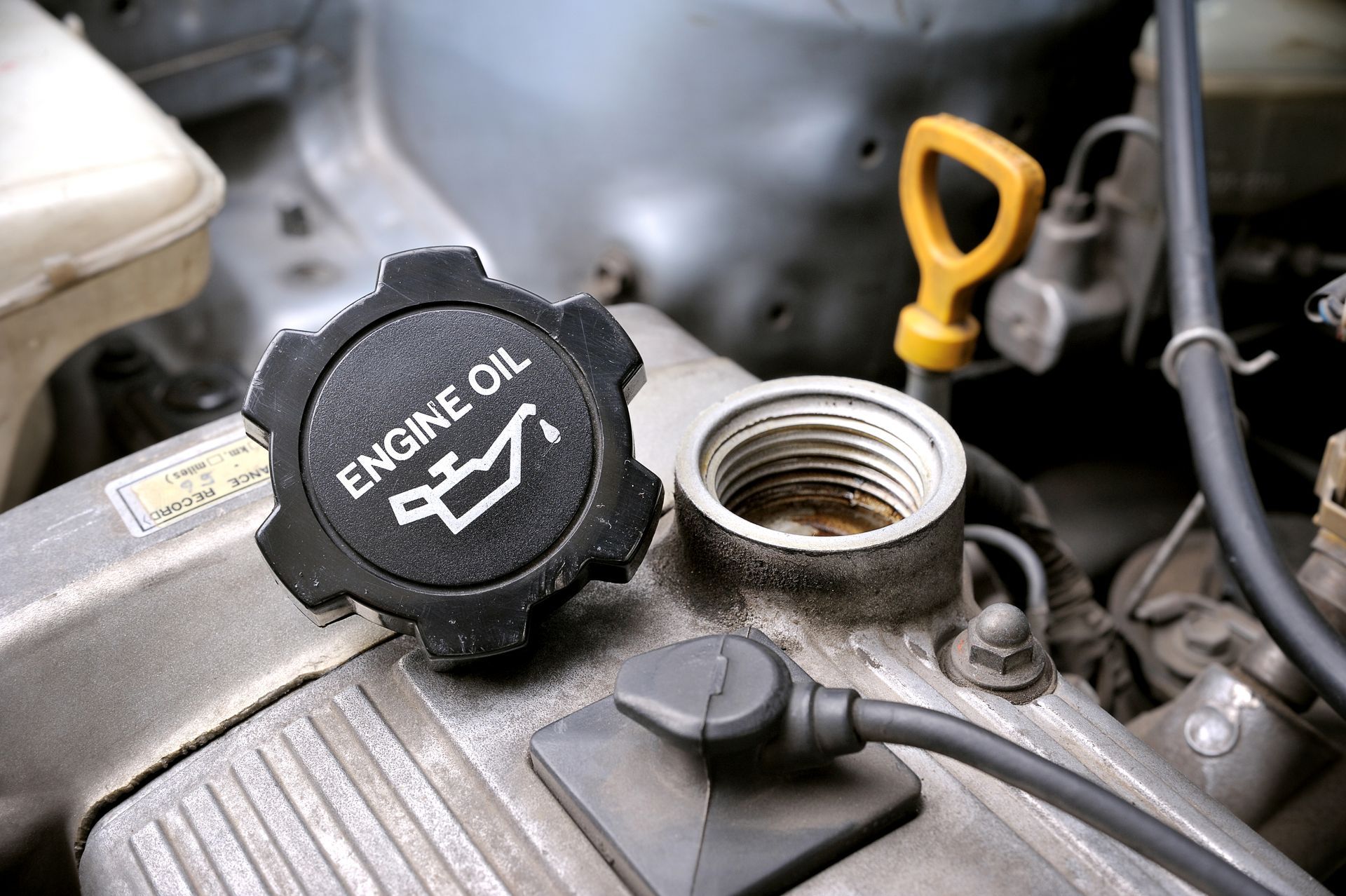 Engine oil filler cap