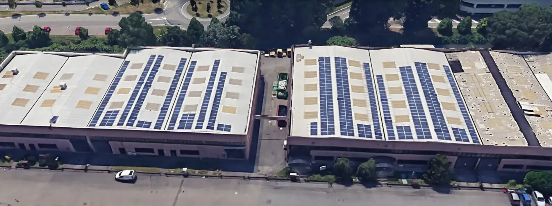 Azienda IMGT visione aerea con visione pannelli fotovoltaici