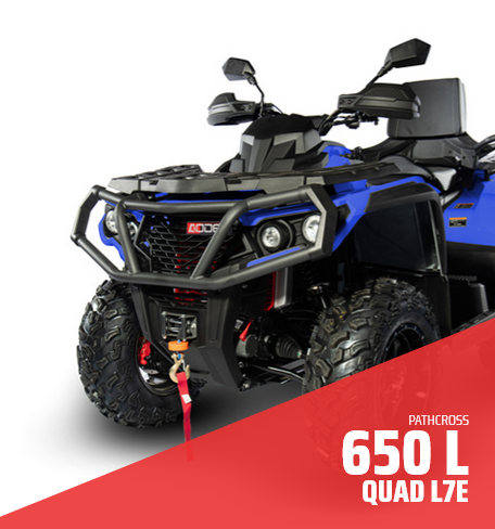 Quad ATV PATHCROSS 650L L7E blu e nero su sfondo bianco con testo diagonale rosso.