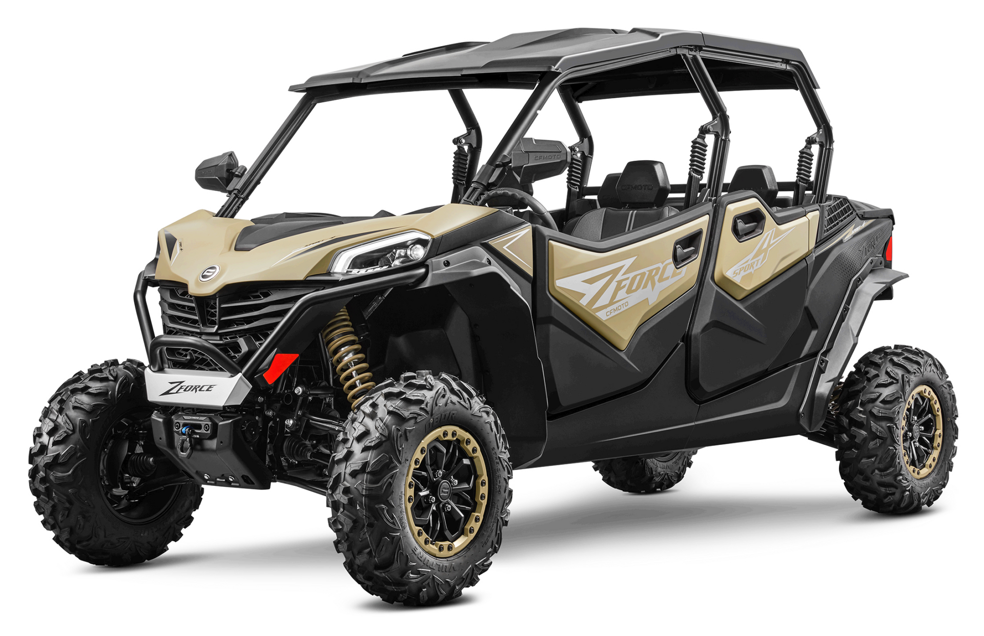 Veicolo side-by-side CFMOTO ZForce 950 Trail color marrone chiaro e nero con ruote nere e roll-bar.