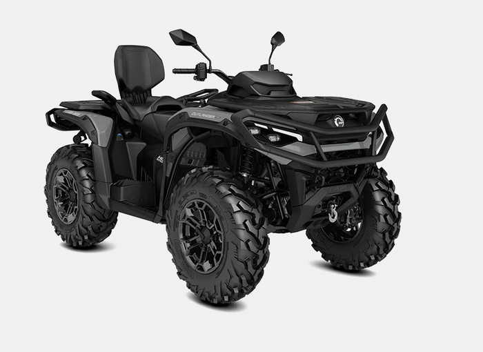Veicolo fuoristrada (ATV) nero con pneumatici di grandi dimensioni, design robusto e un sedile per un passeggero.