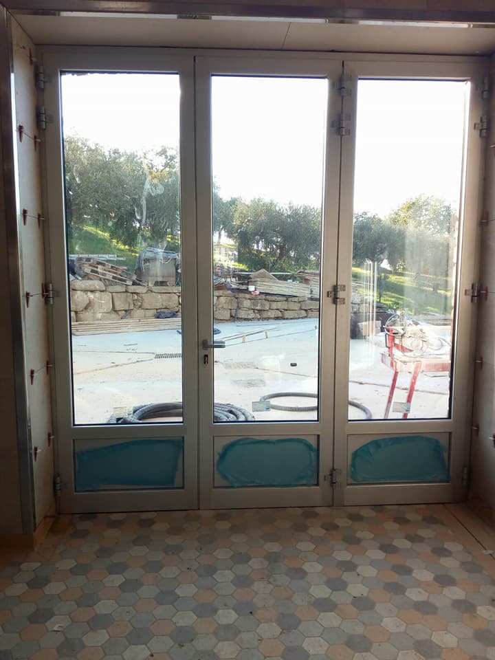 porta-finestra per accesso sulla terrazza